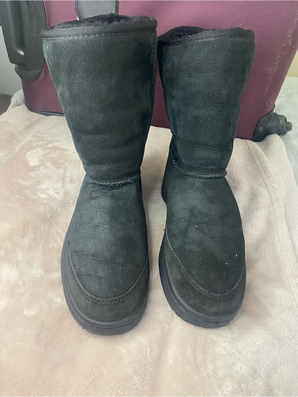 UGG Australia Classic Short Black Suede Boots women size 8